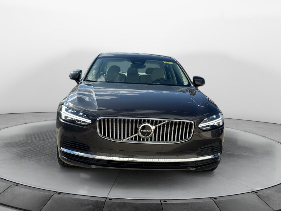 2024 Volvo S90 T8 Ultimate photo 2