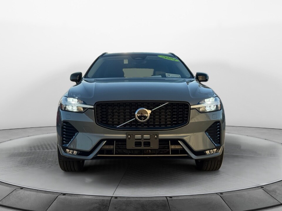 2024 Volvo XC60 B5 Plus photo 2