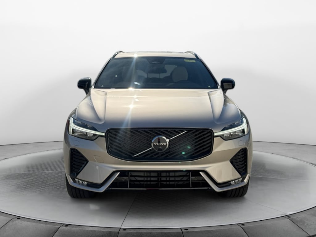 New 2026 Volvo XC60 B5 Plus SUV