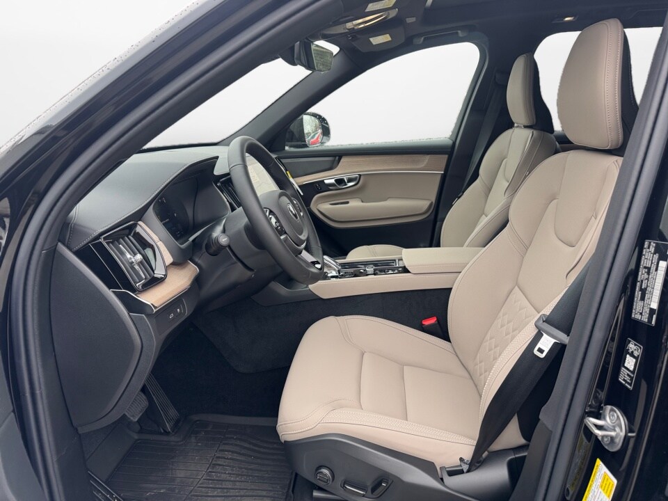 2026 Volvo XC90 Plus - Photo 9
