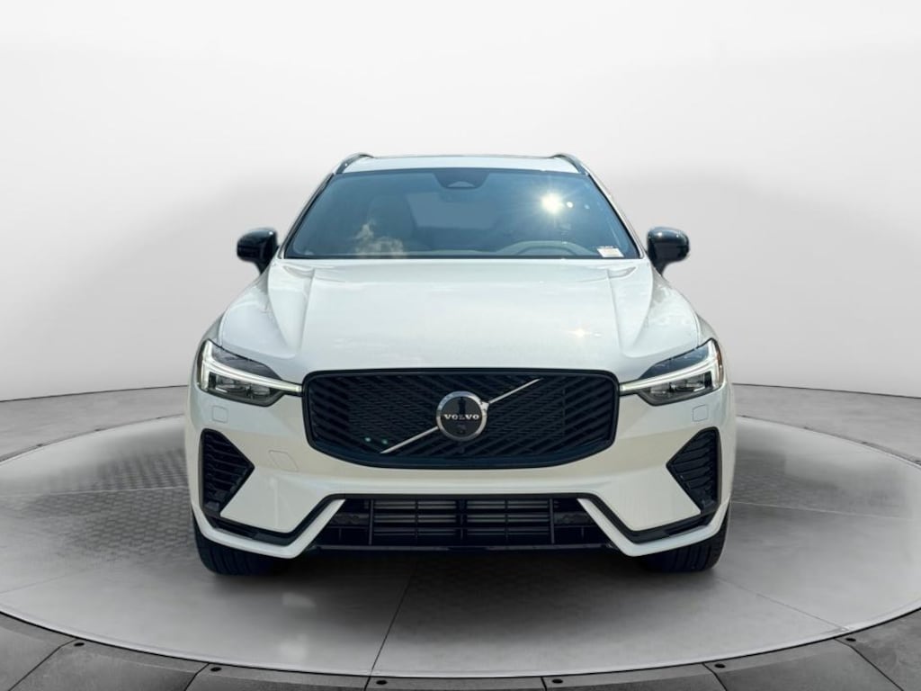 New 2026 Volvo XC60 plug-in hybrid T8 Plus SUV