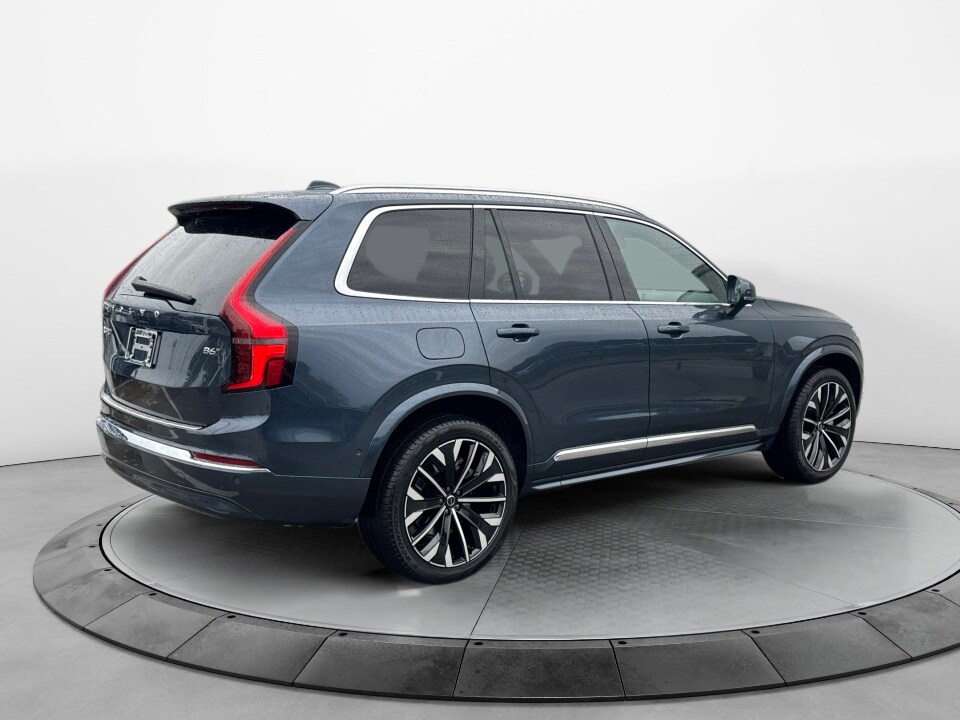 2026 Volvo XC90 Plus - Photo 7