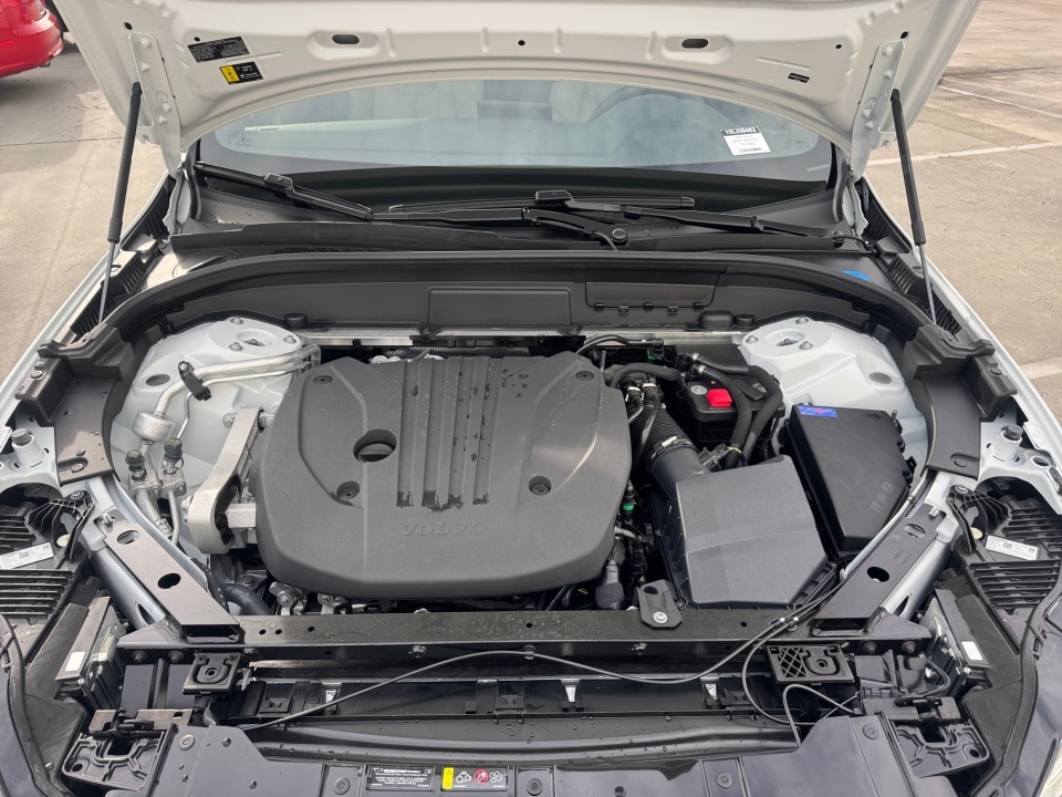 2026 Volvo XC60 Plus - Photo 16