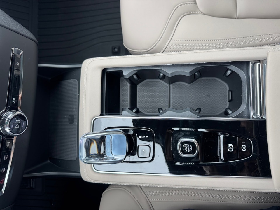 2026 Volvo XC90 Plus - Photo 20