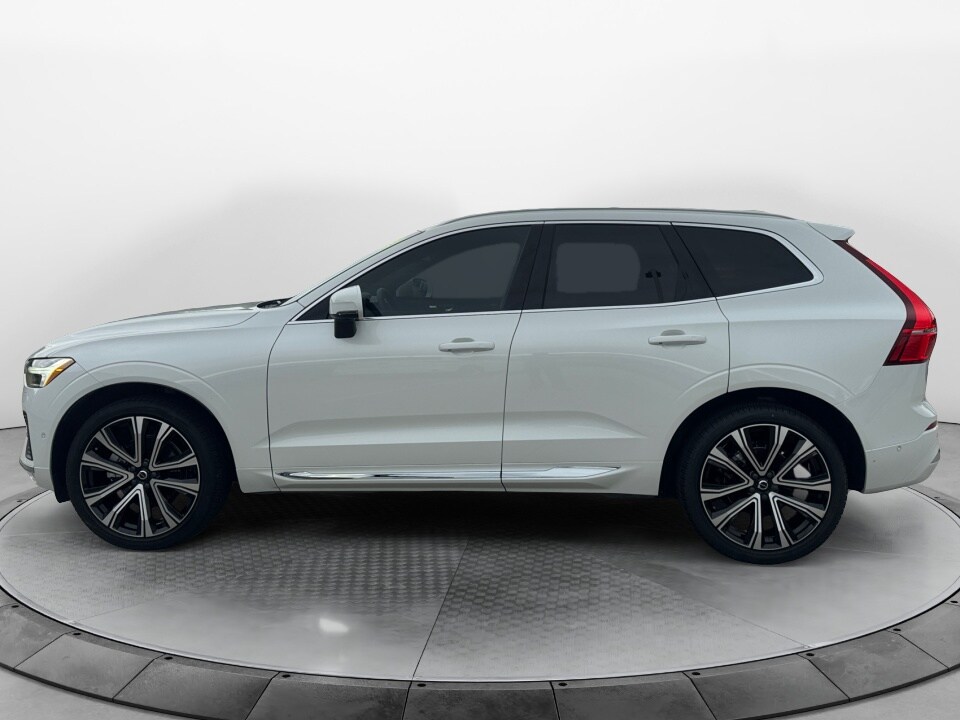 2023 Volvo XC60 B5 Ultimate photo 4