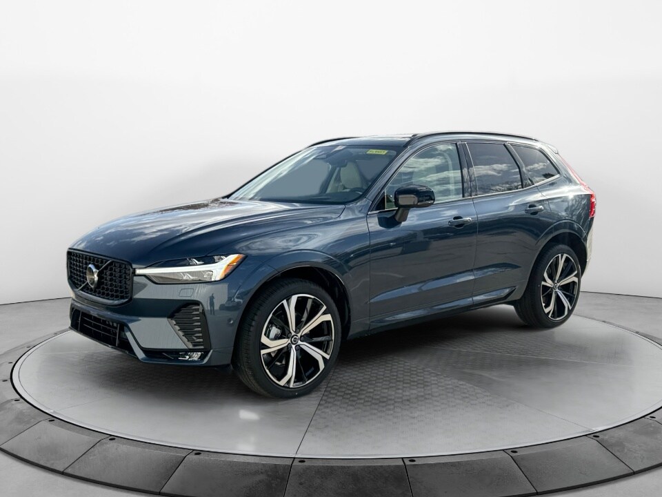 2025 Volvo XC60 B5 photo 3