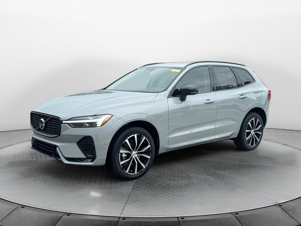 2025 Volvo XC60 B5 Plus photo 3