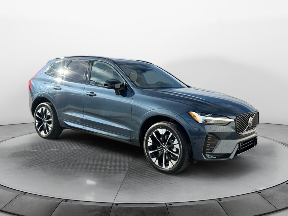 2026 Volvo XC60 Plus's photo
