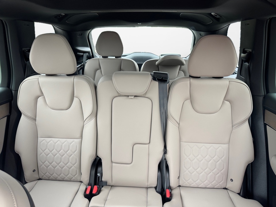 2026 Volvo XC90 Plus - Photo 12