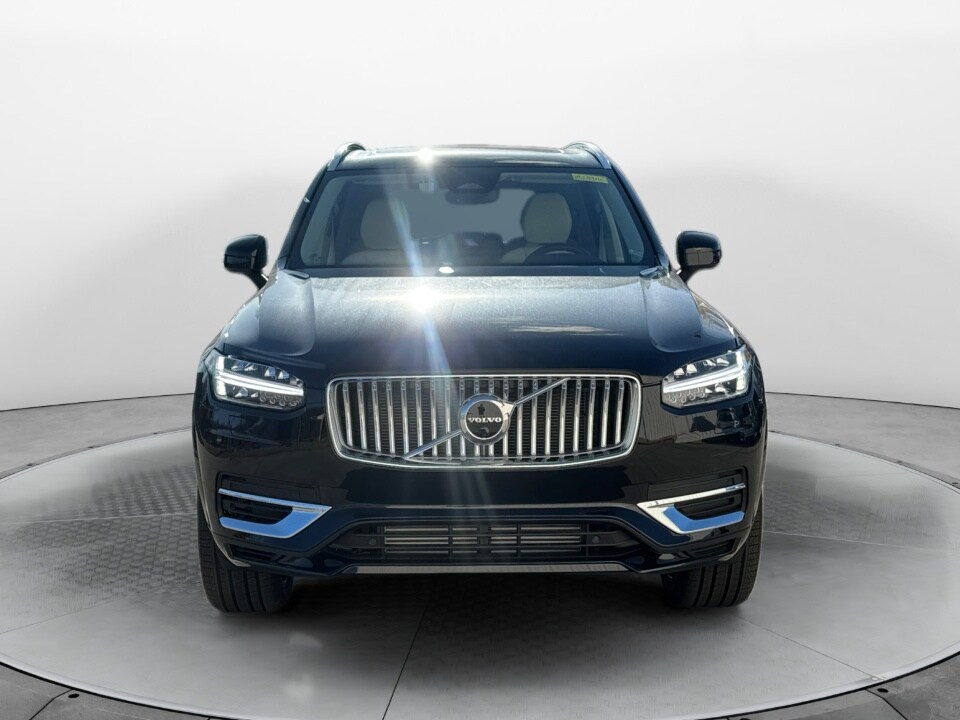2025 Volvo XC90 T8 Plus photo 2