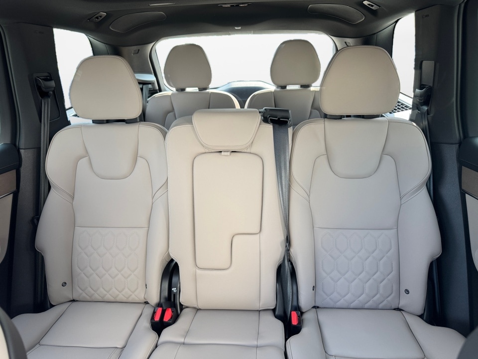 2026 Volvo XC90 Plus - Photo 12