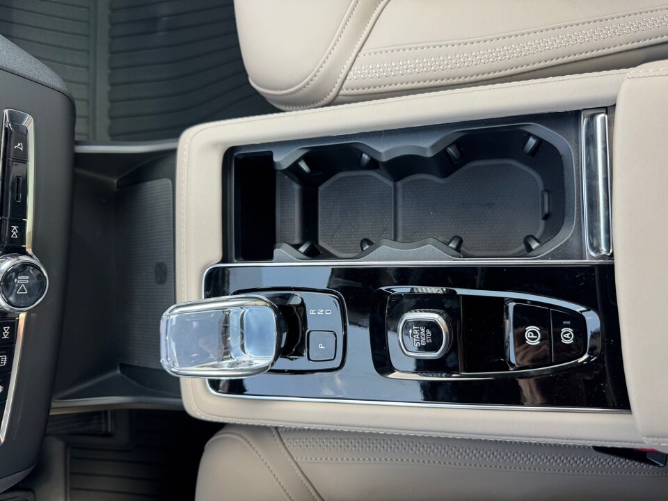 2026 Volvo XC90 Plus - Photo 20