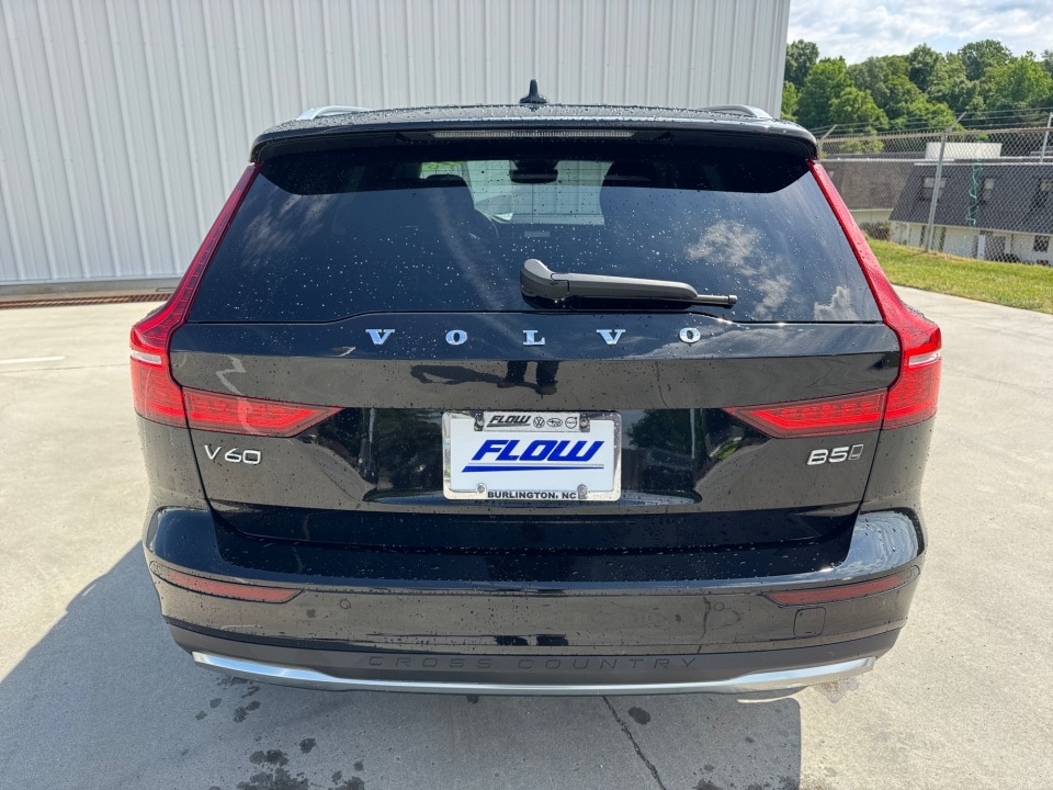 2025 Volvo V60 Cross Country Plus - Photo 14