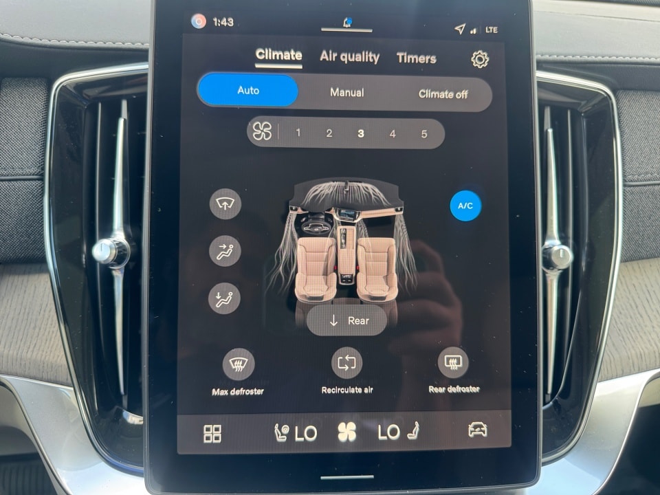 2026 Volvo XC90 Ultra - Photo 18