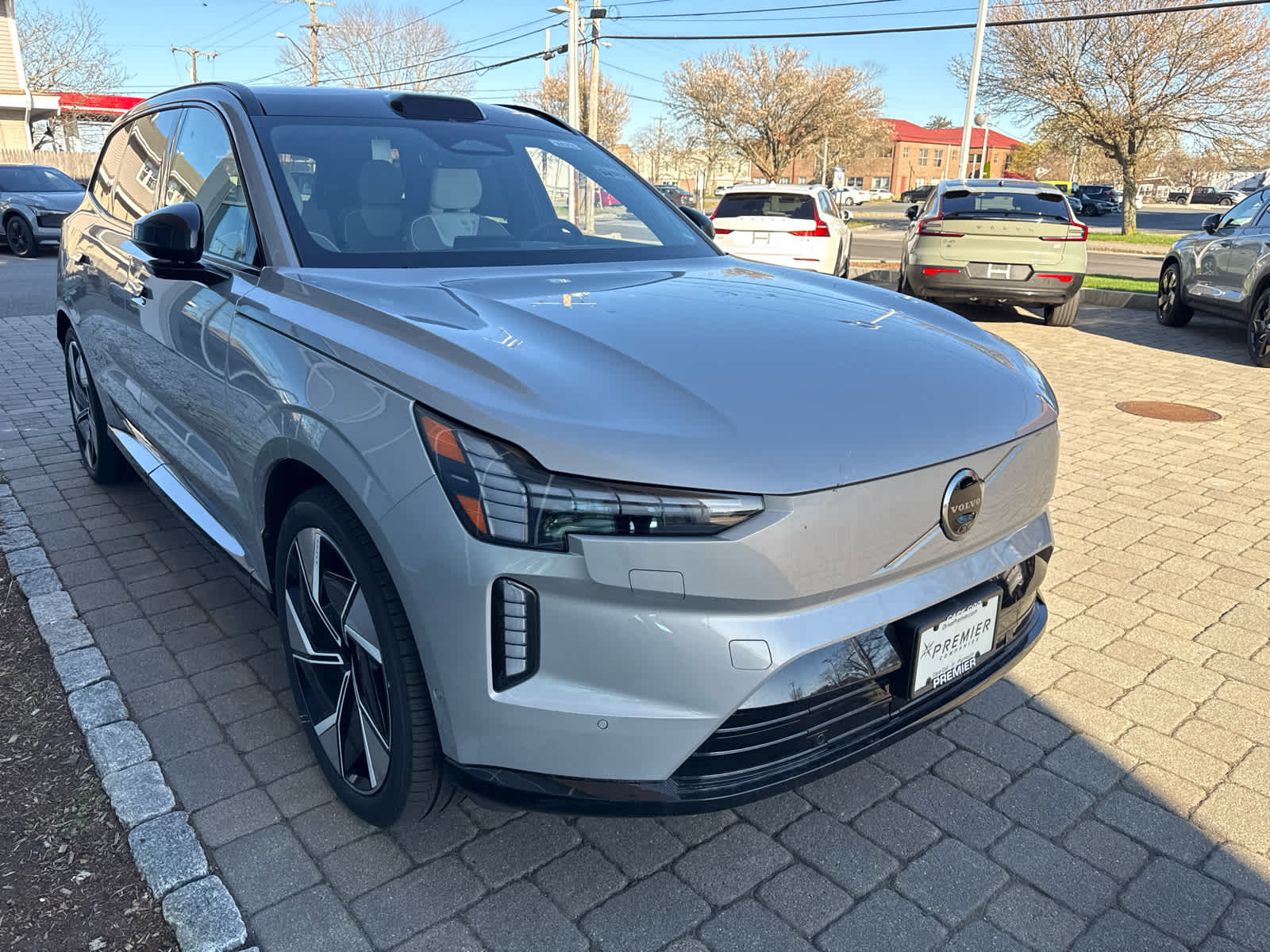 2025 Volvo EX90 Ultra - Photo 34