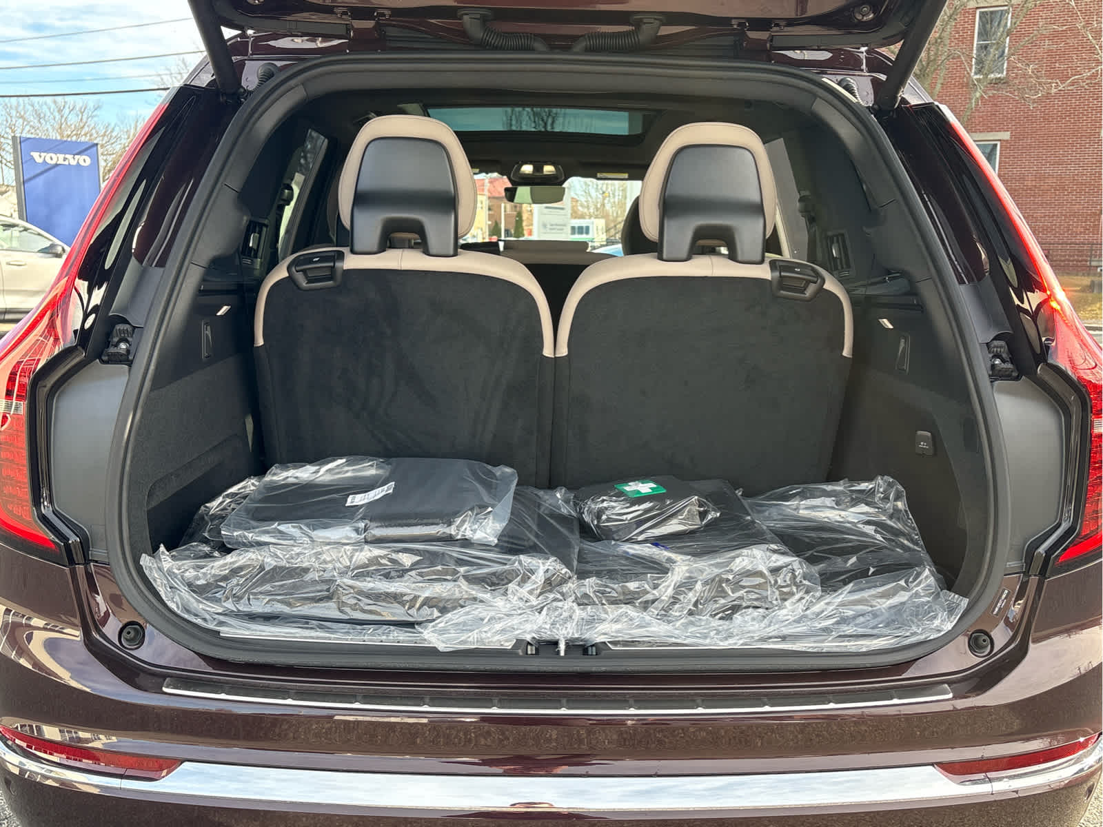 2026 Volvo XC90 Plus - Photo 18