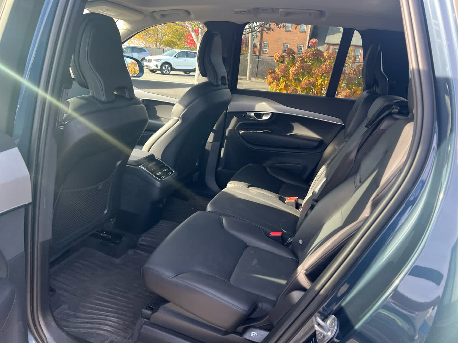 2024 Volvo XC90 B5 Core photo 3