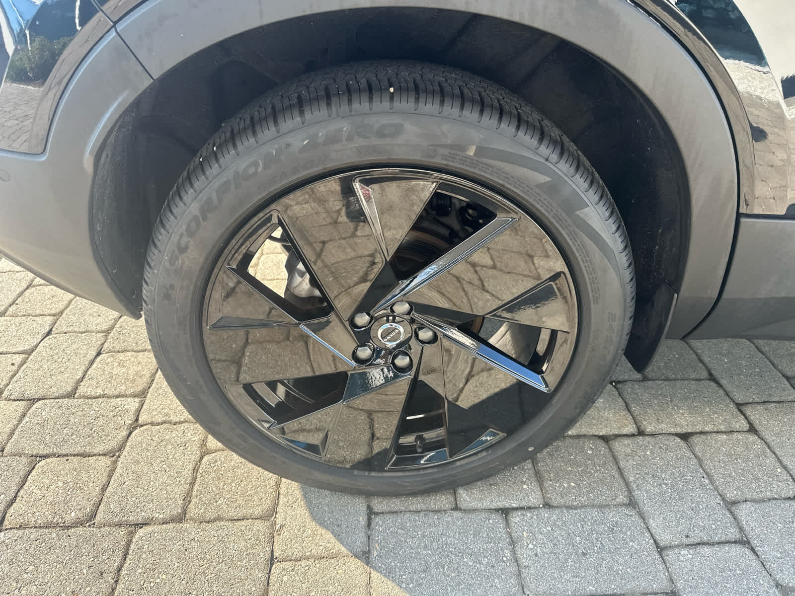 2026 Volvo XC40 Ultra Black Edition - Photo 38