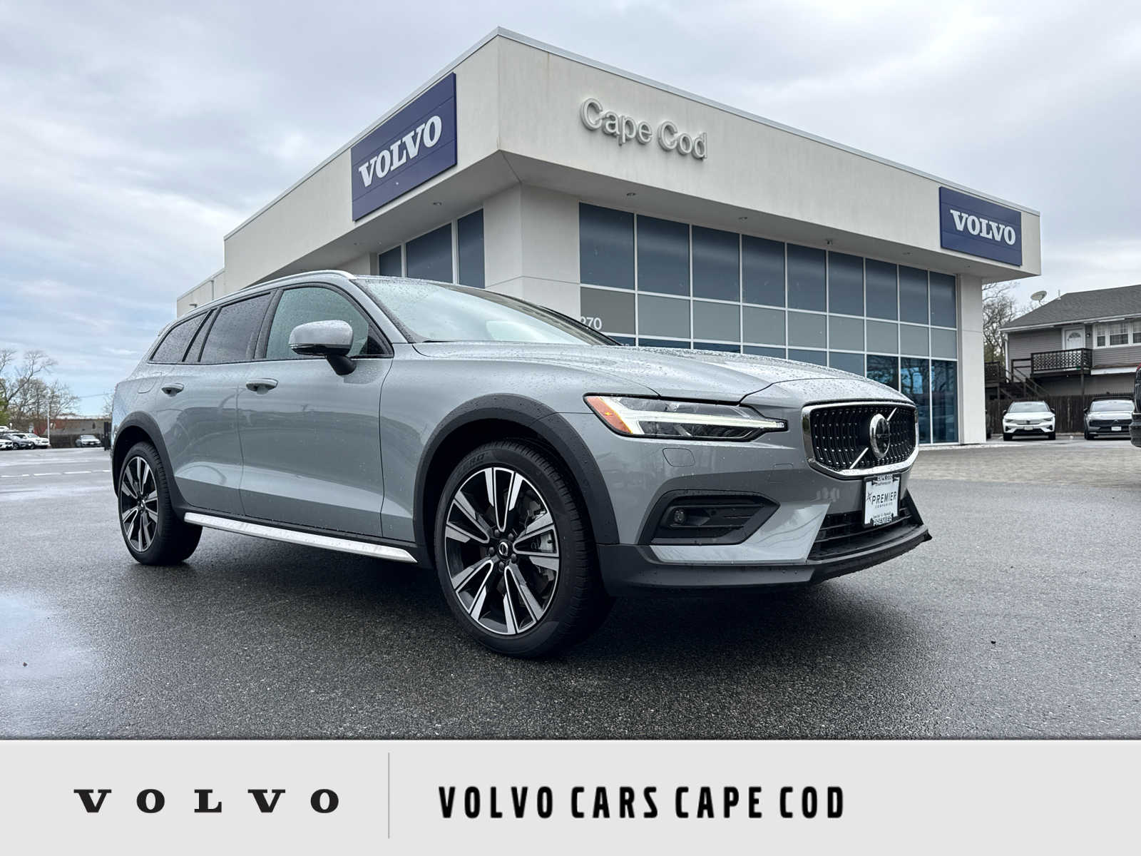 2026 Volvo V60 Cross Country B5 Ultra AWD's photo