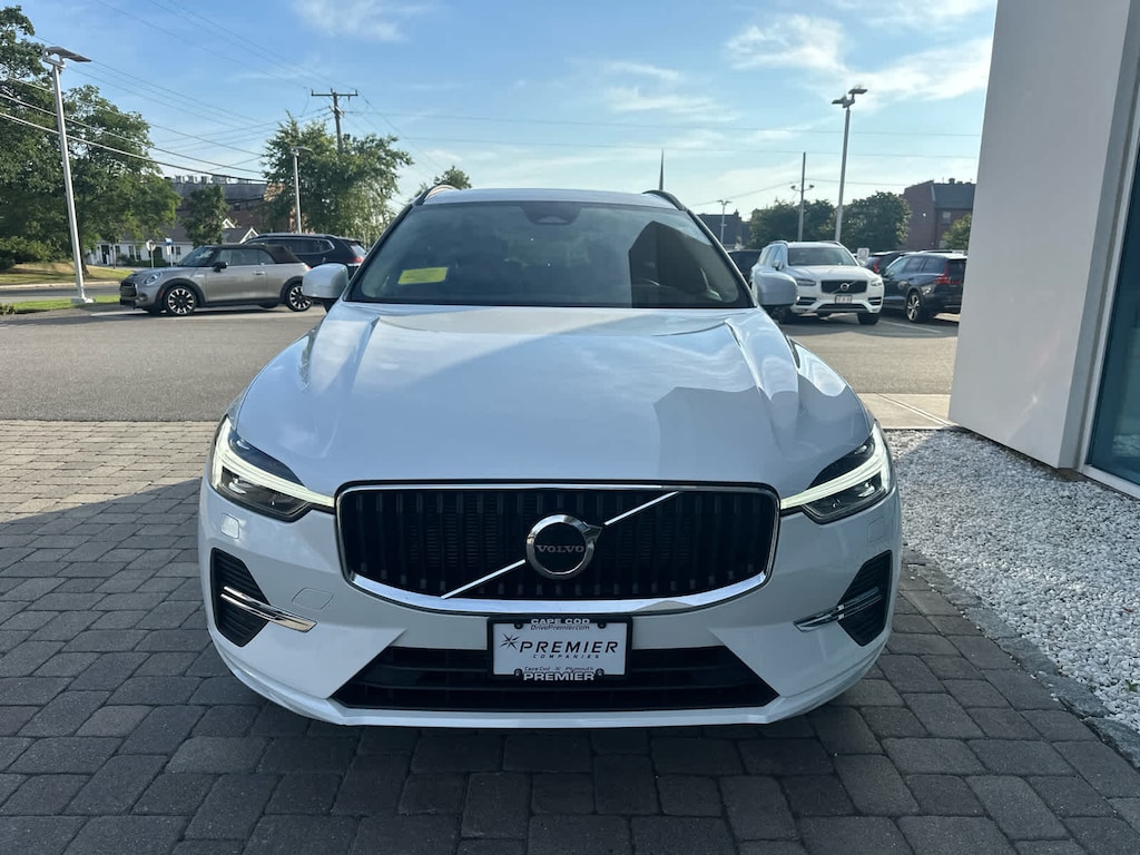 Used 2022 Volvo XC60 B5 AWD Momentum SUV