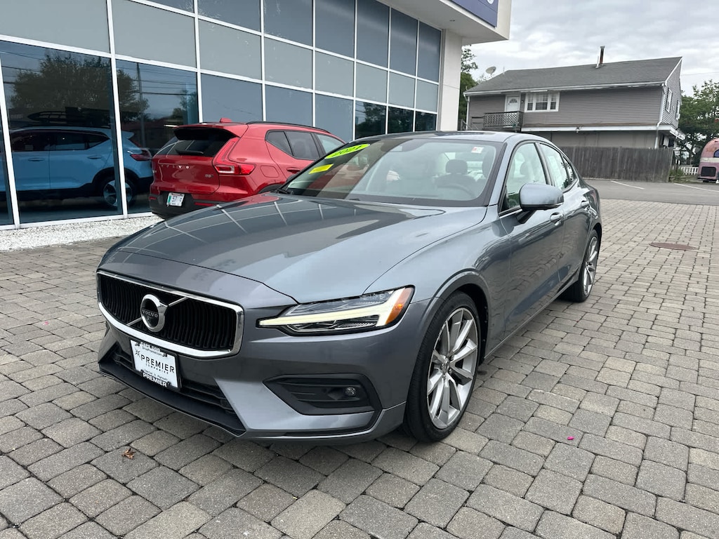 Used 2021 Volvo S60 T5 Momentum Sedan
