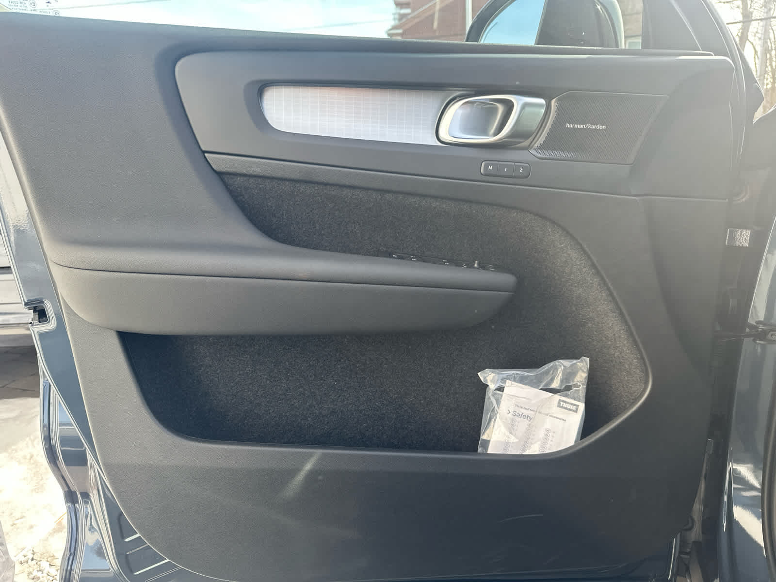 2026 Volvo XC40 Ultra Black Edition - Photo 13
