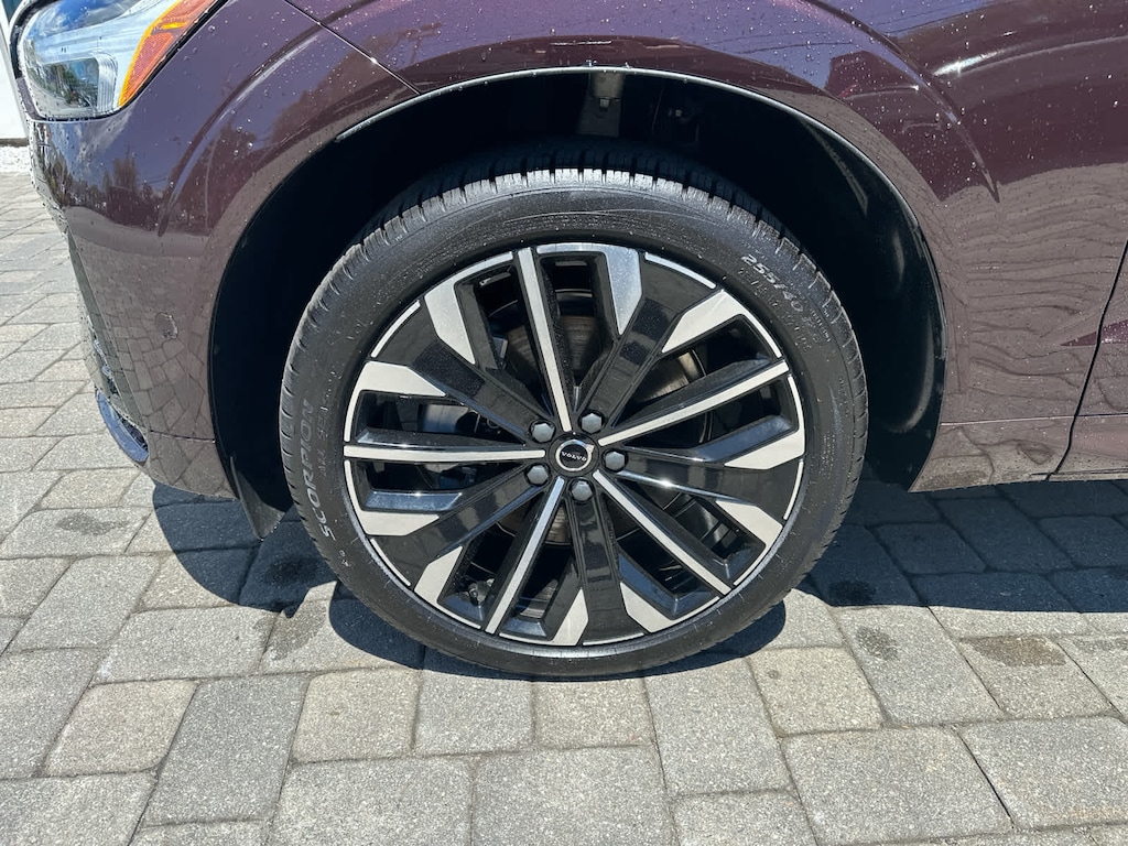 New 2026 Volvo XC60 B5 Ultra SUV