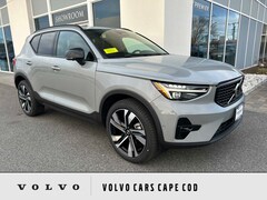 2024 Volvo XC40 B5 Ultimate Dark SUV
