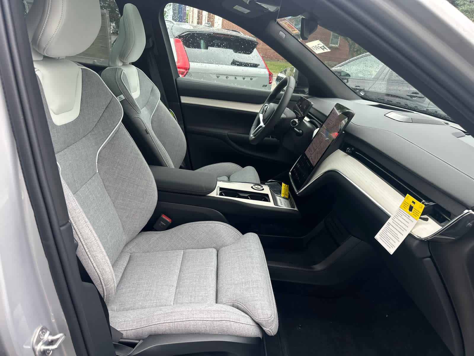 2025 Volvo EX90 Ultra - Photo 44