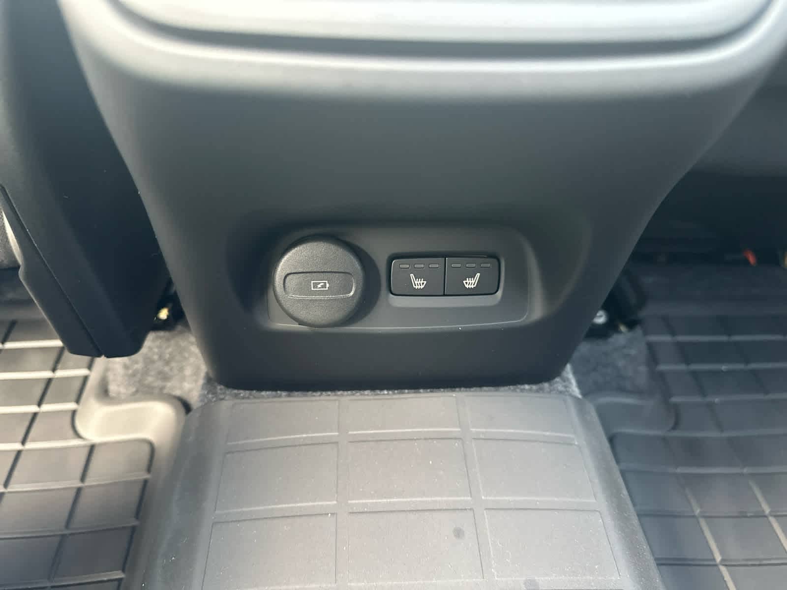 2026 Volvo XC40 Ultra Black Edition - Photo 24