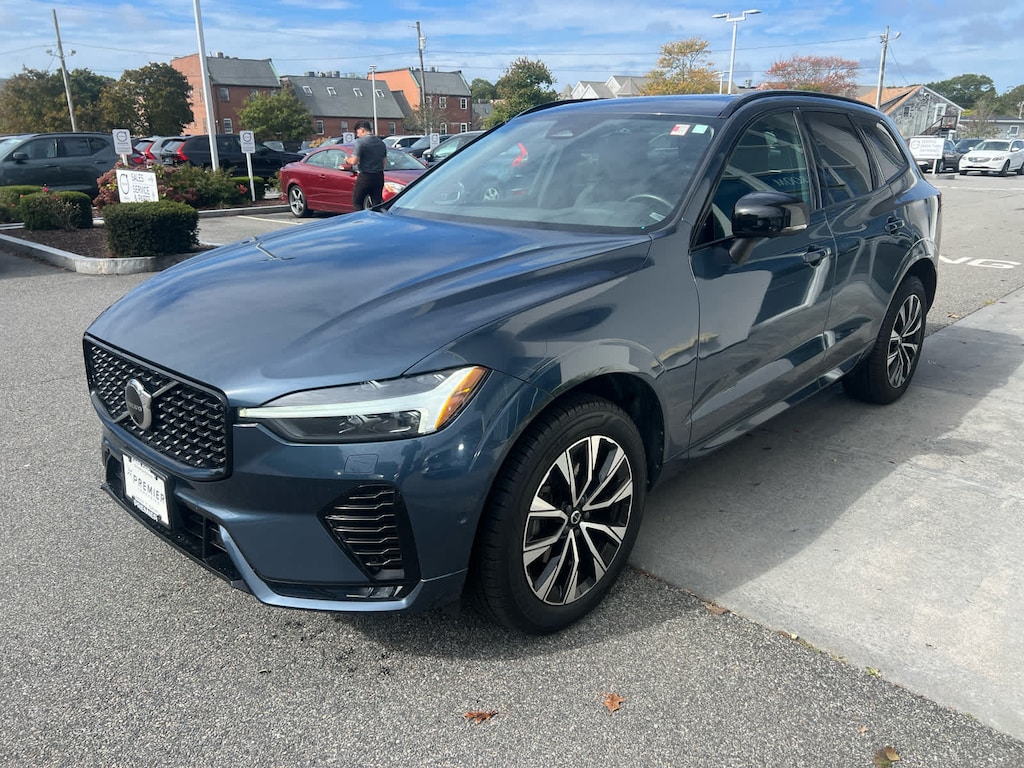 Used 2023 Volvo XC60 B5 AWD Plus Dark SUV