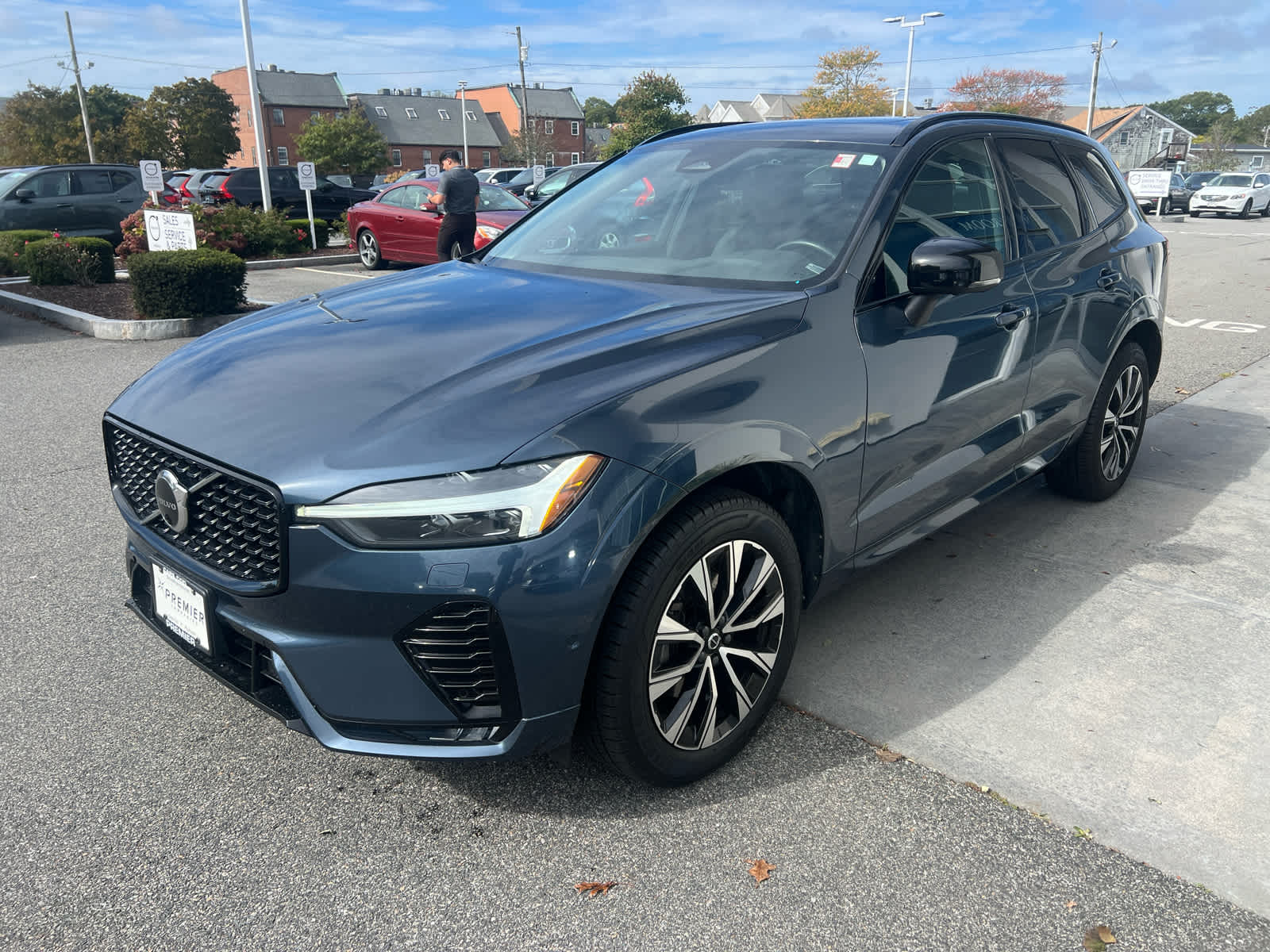 2023 Volvo XC60 B5 Plus photo 4