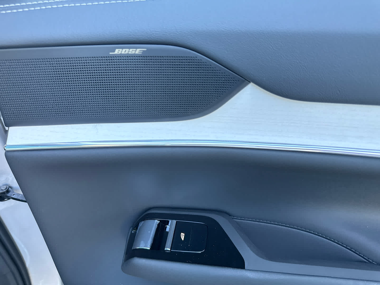 2025 Volvo EX90 Ultra - Photo 26