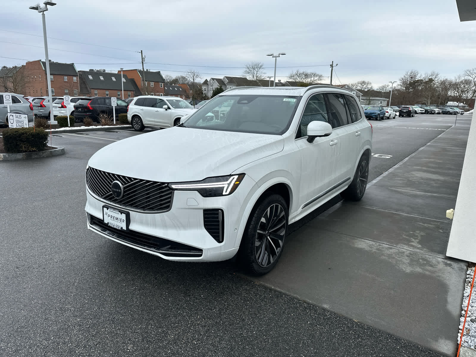 2026 Volvo XC90 Plus - Photo 7