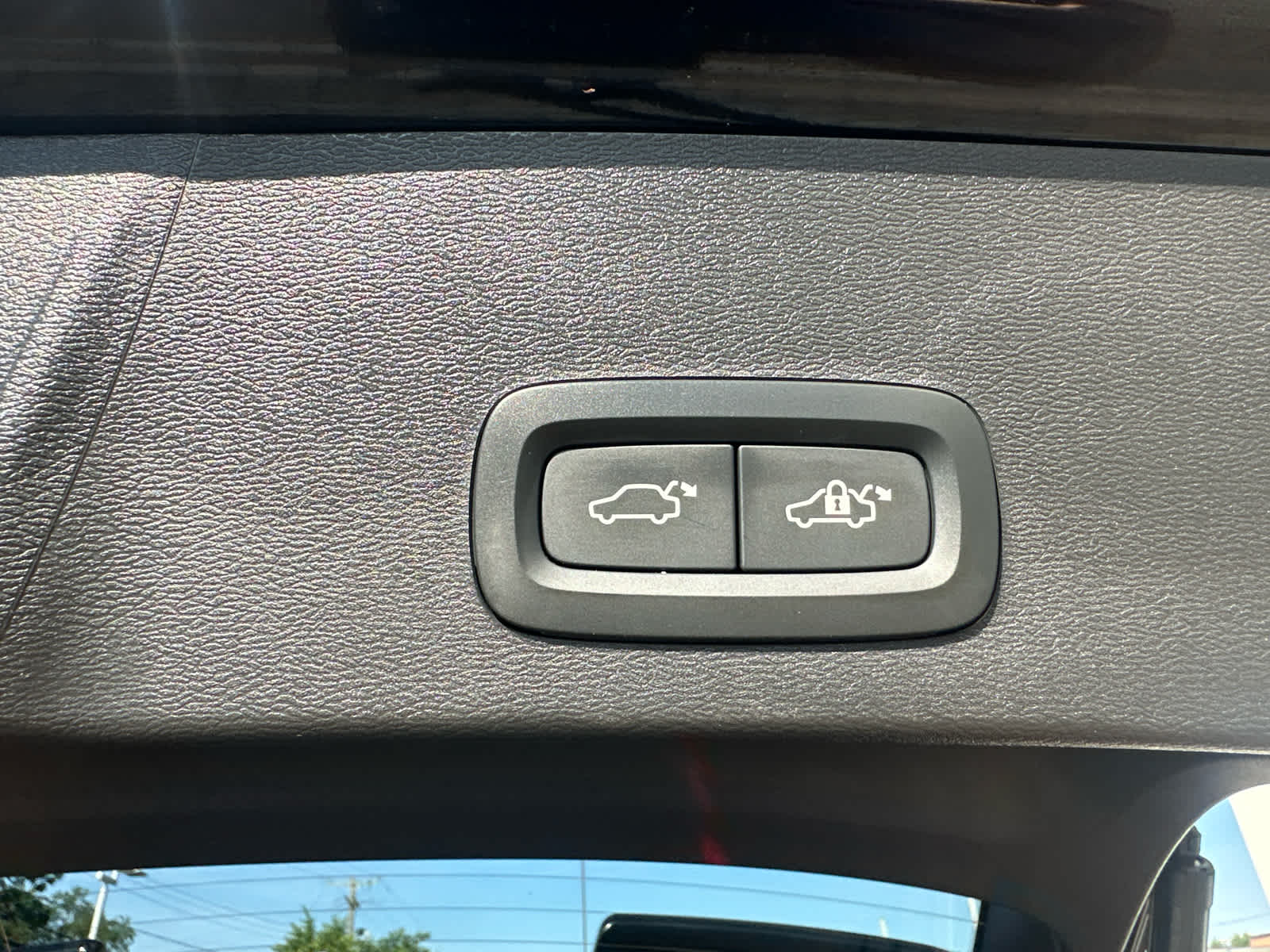 2026 Volvo XC40 Ultra Black Edition - Photo 36