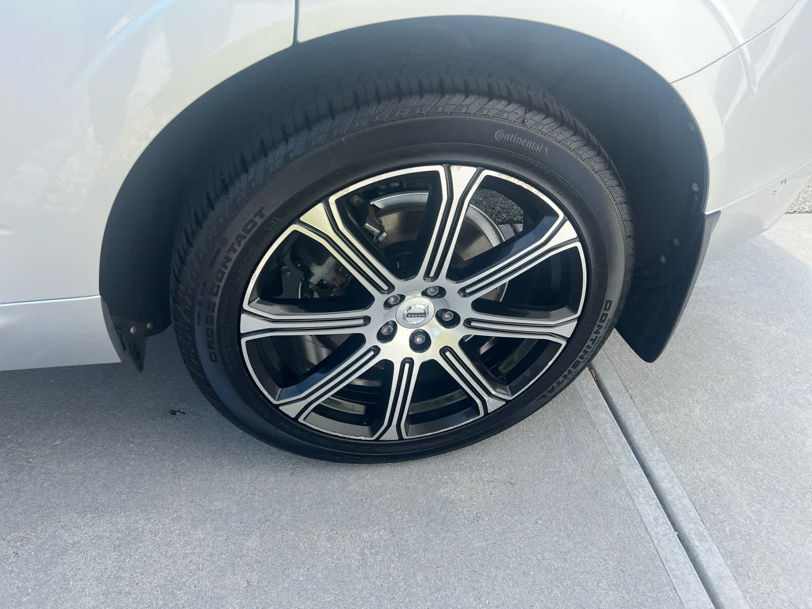 2018 Volvo XC60 T6 Inscription photo 2