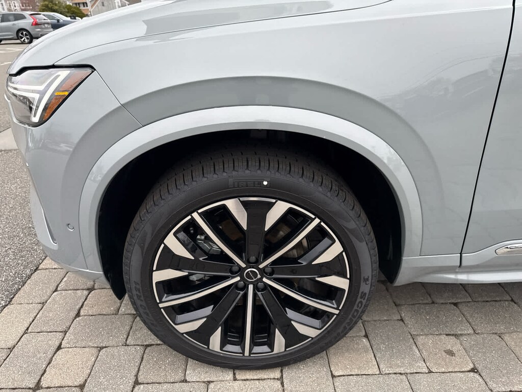 New 2026 Volvo XC90 B6 Plus 7-Seater SUV