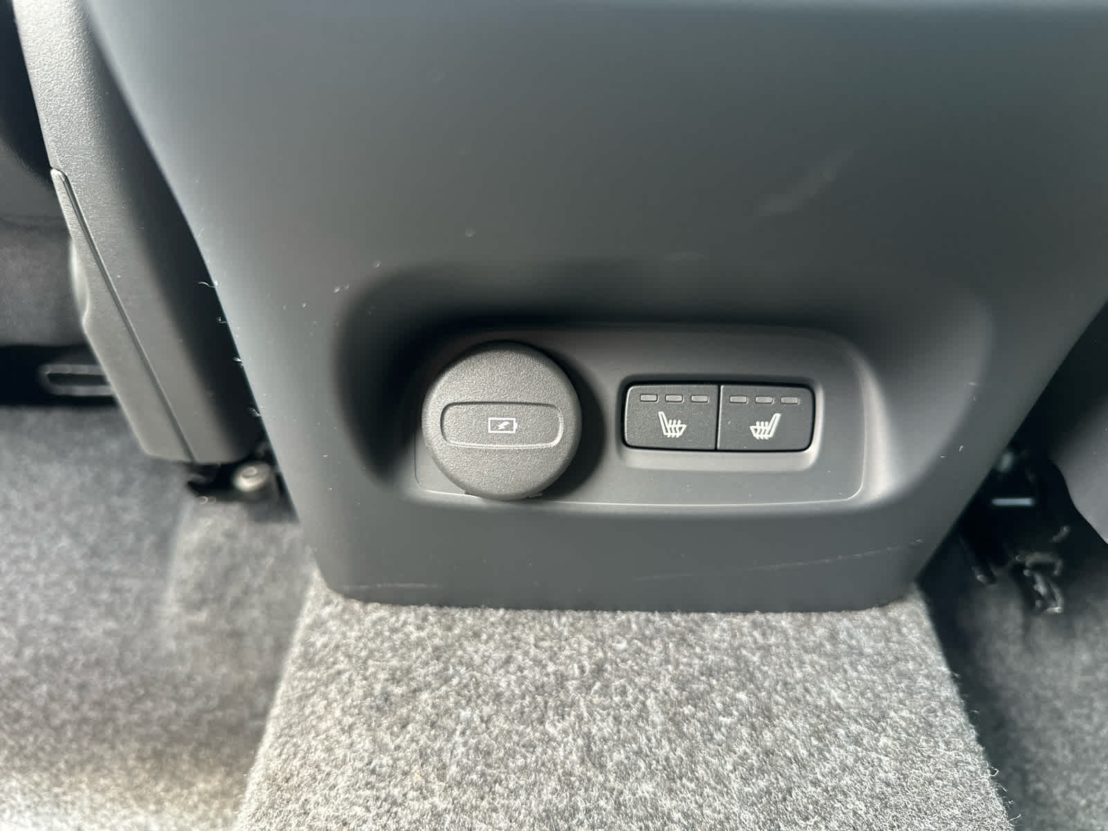 2026 Volvo XC40 Core - Photo 25