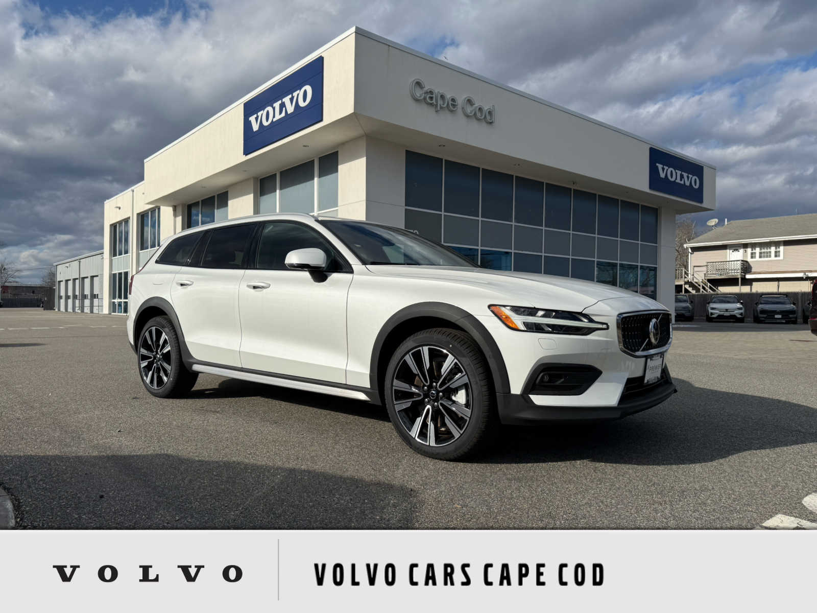 2026 Volvo V60 Cross Country B5 Ultra AWD's photo