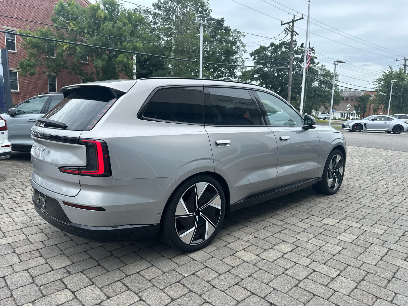 2025 Volvo EX90 Ultra - Photo 38