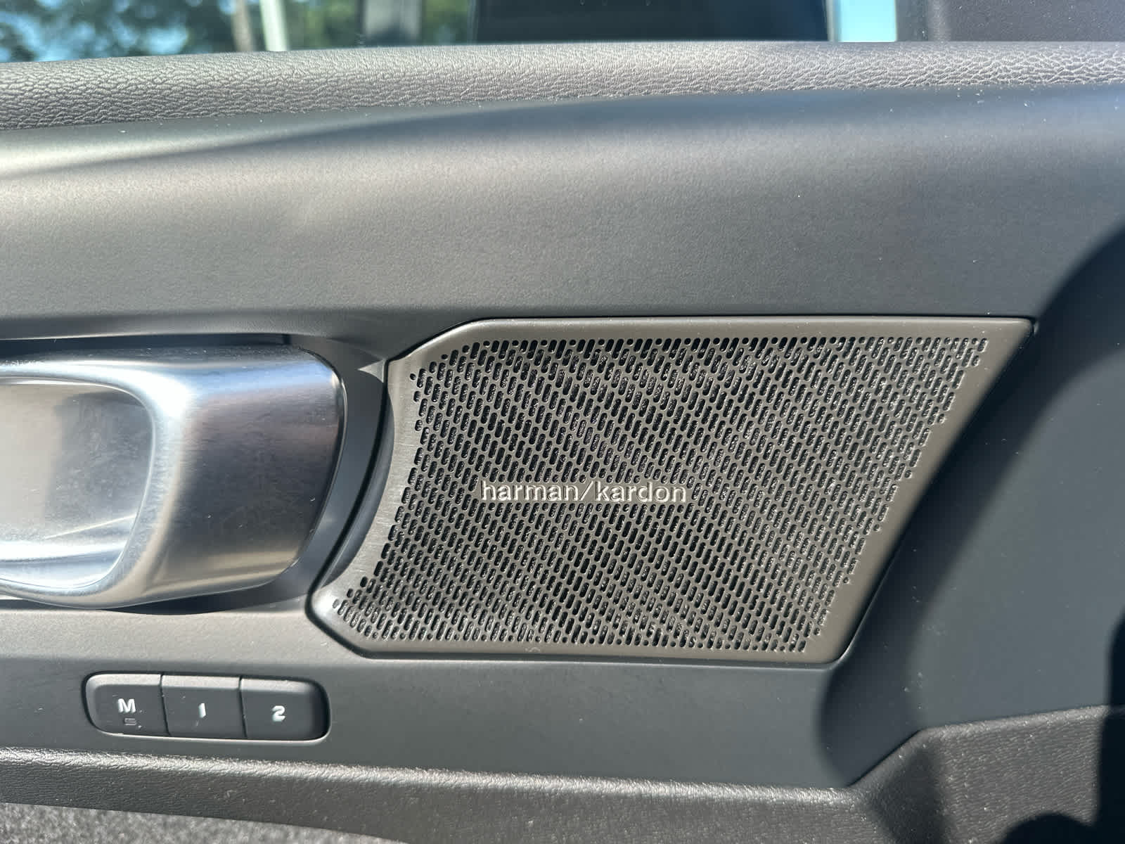 2026 Volvo XC40 Ultra Black Edition - Photo 8