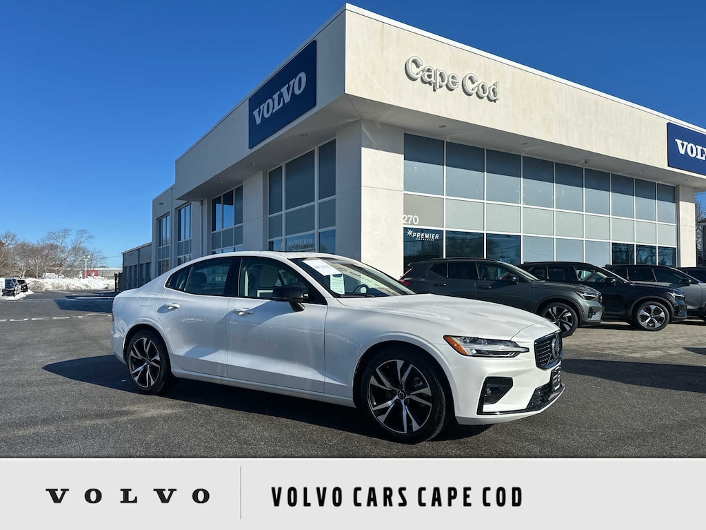 Certified 2025 Volvo S60 B5 Core Sedan