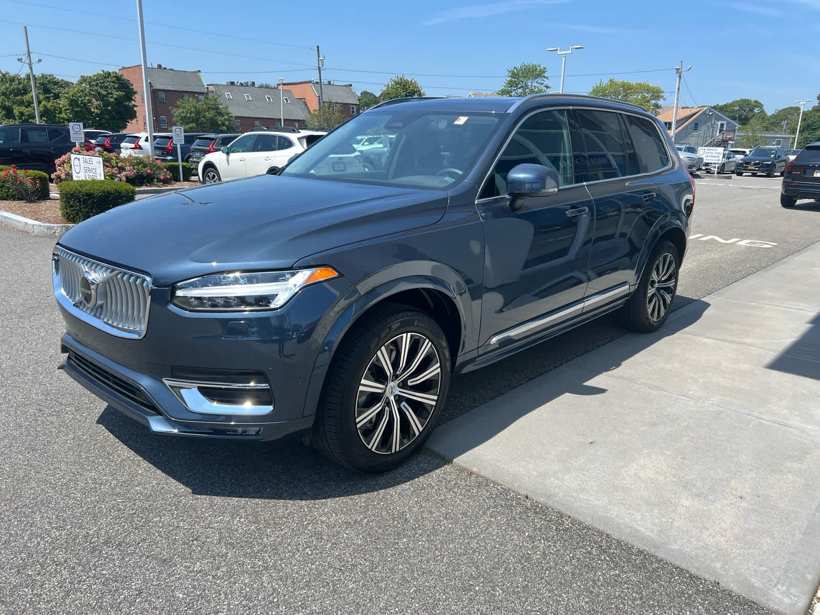 2025 Volvo XC90 Plus photo 4