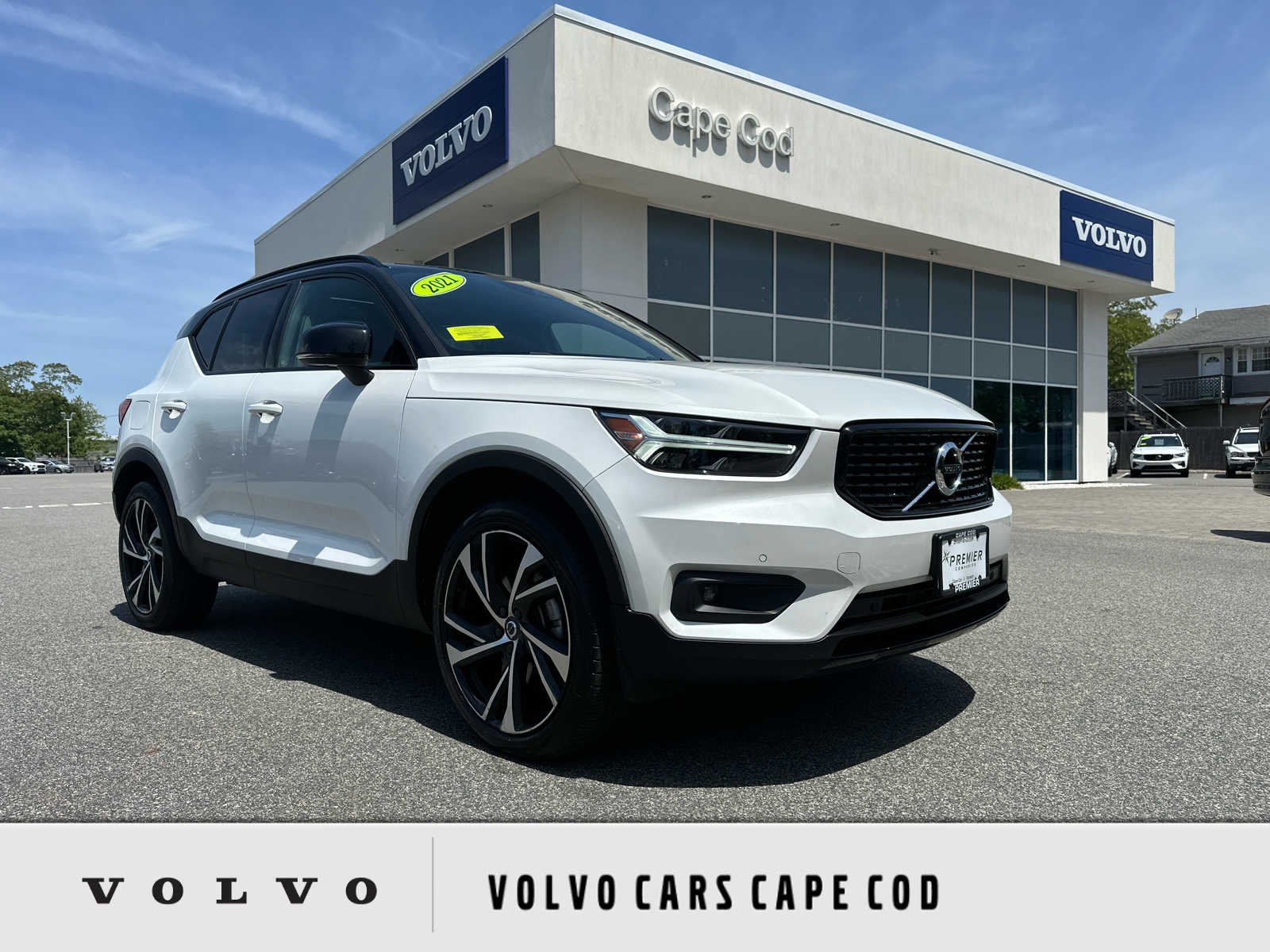 2021 Volvo XC40 T5 R-Design AWD's photo