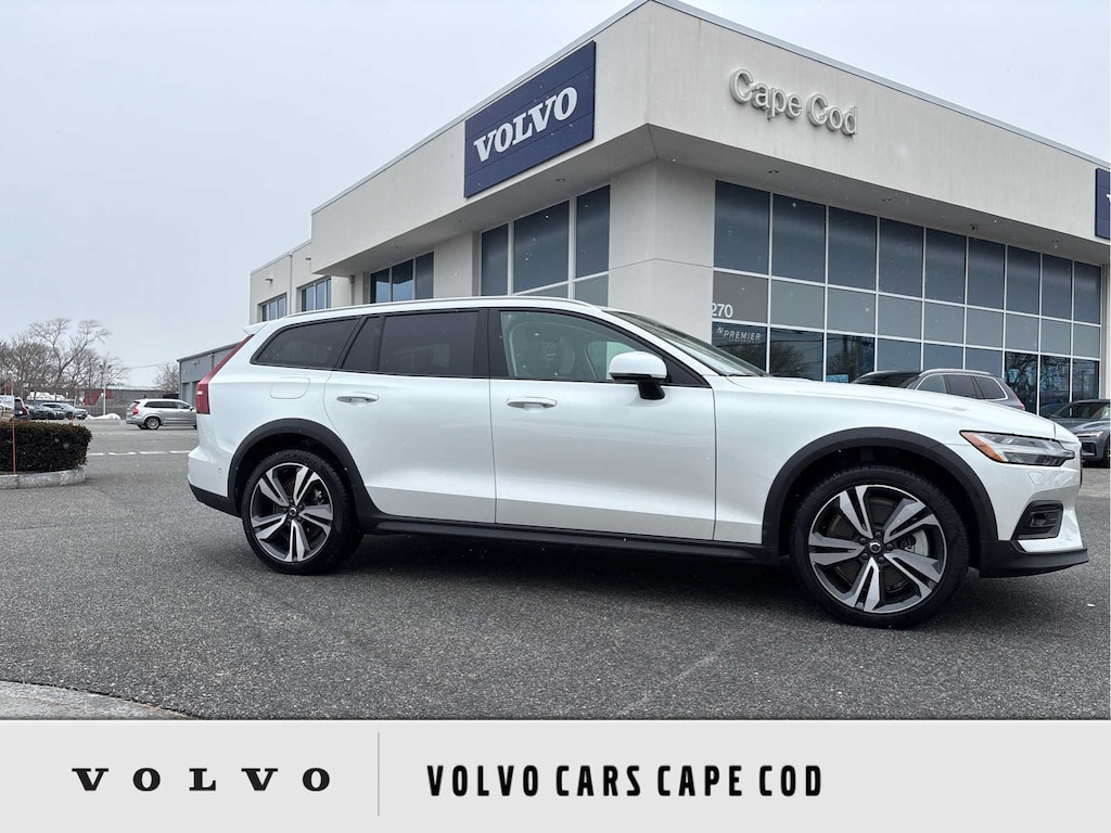 Used 2025 Volvo V60 Cross Country B5 Plus Wagon