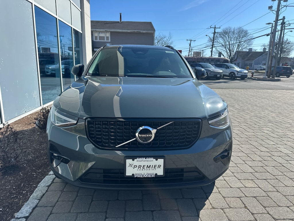 New 2026 Volvo XC40 B5 Ultra SUV