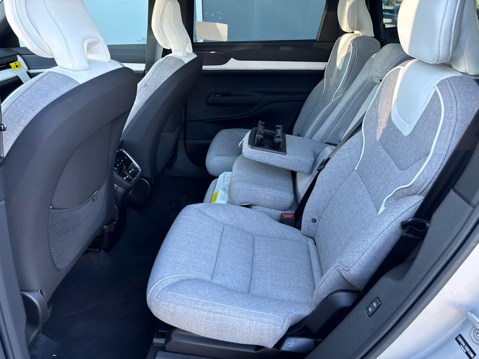 2025 Volvo EX90 Ultra - Photo 11