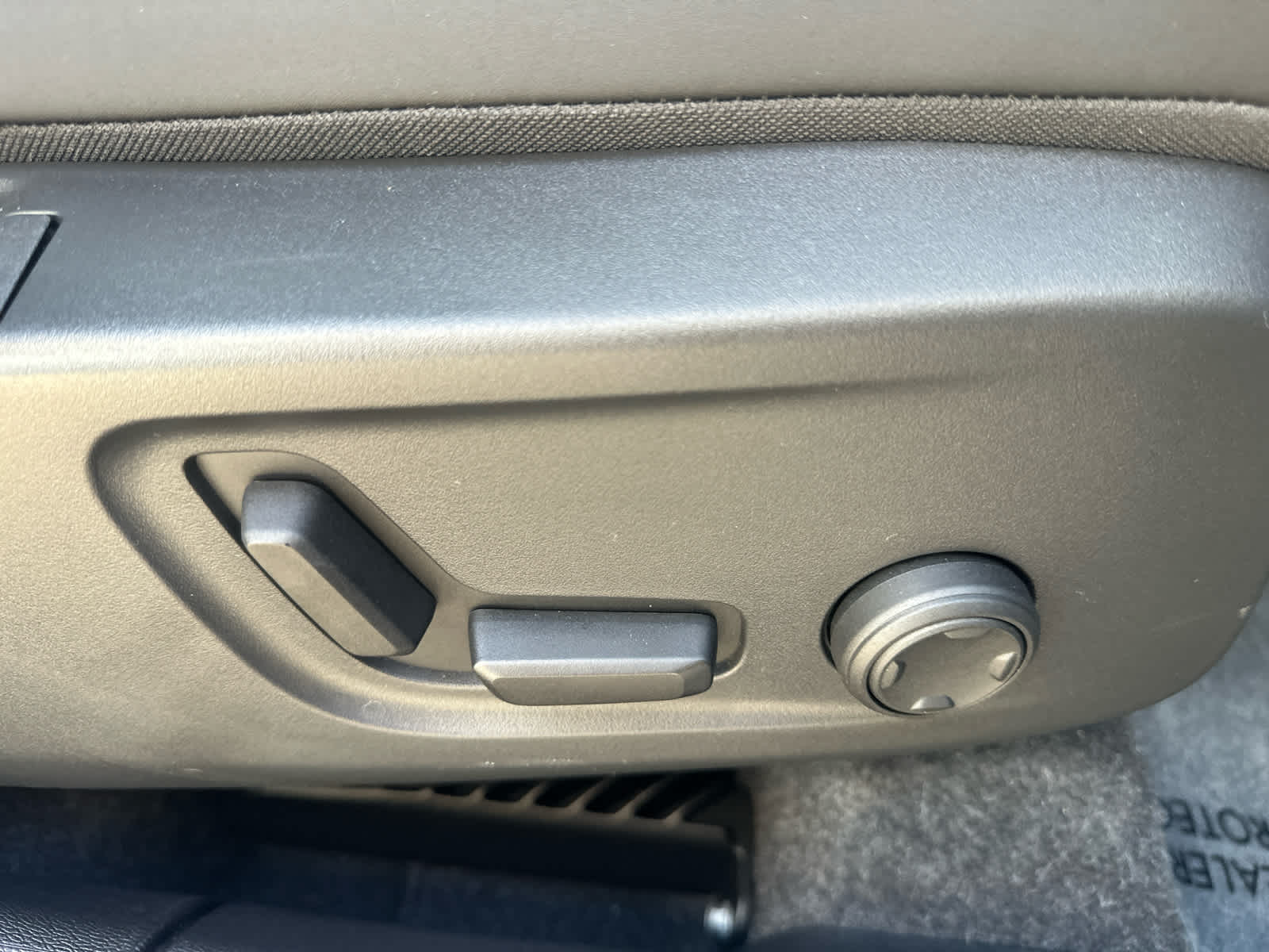 2026 Volvo XC40 Ultra Black Edition - Photo 44