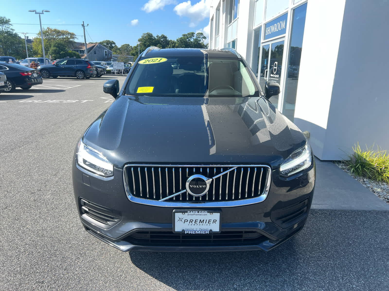 2021 Volvo XC90 T6 Momentum photo 2