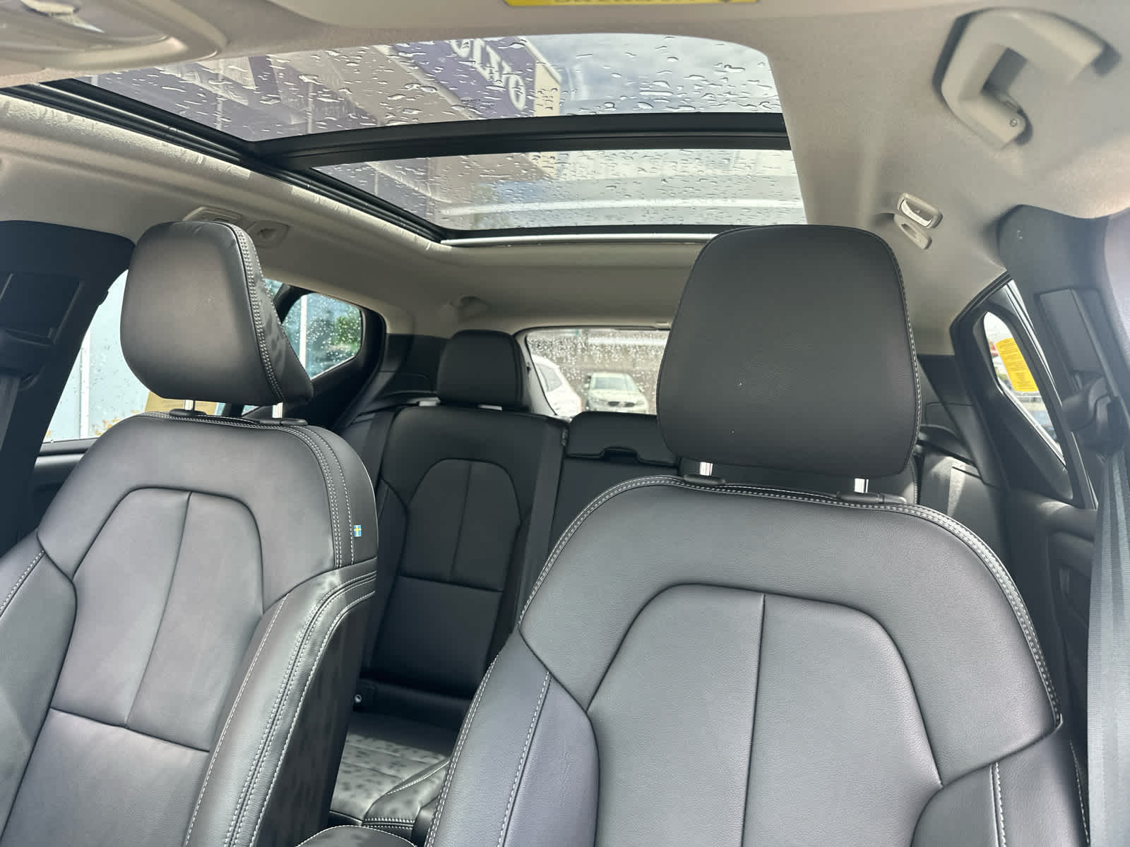 2026 Volvo XC40 Core - Photo 7